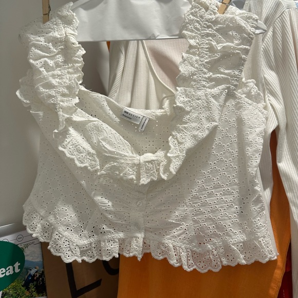 White top! - Picture 2 of 2